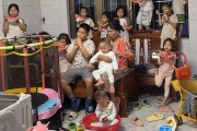 广东湛江一网友分享73岁母亲带着三十多个孙子孙女玩的视频，获多名网友祝福：像孙悟空的猴子猴孙