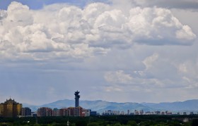 出现“雨幡”奇景，北京今天的云像“天空之城”
