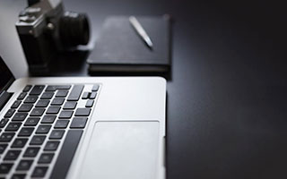 青岛西海岸新区人大常委会党组书记、主任佟海燕一行到红石崖街道调研