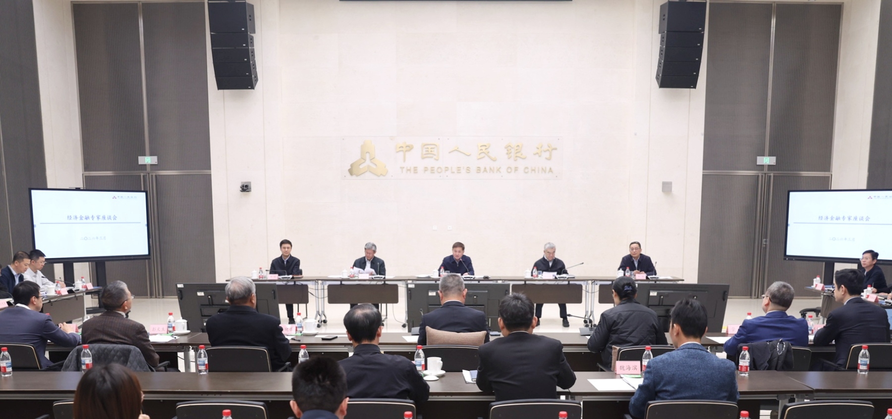 紧缩性的货币政策(紧缩性的货币政策如何影响AD曲线的移动?) 紧缩性的货币政策(紧缩性的货币政策如何影响AD曲线的移动?)